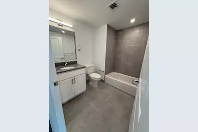 585 Essex St #517, Lynn, MA 01901 - Photo 4