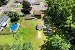 69 Worthington St, Chicopee, MA 01020 - Photo 32