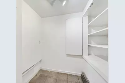 69 Worthington St, Chicopee, MA 01020 - Photo 12