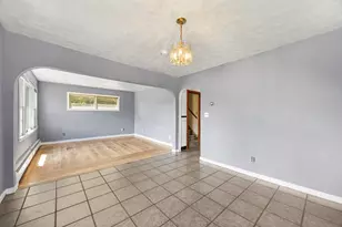 69 Worthington St, Chicopee, MA 01020 - Photo 6
