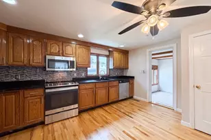 4 MacArthur Cir, Peabody, MA 01960 - Photo 2