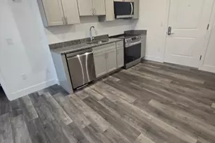 585 Essex St, Lynn, MA 01901 - Photo 4