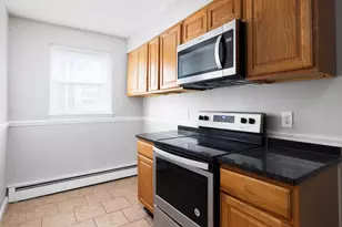 77 Green St, Lynn, MA 01902 - Photo 6