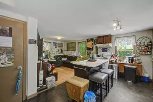 166 Summer St, Amherst, MA 01002 - Photo 4