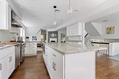 157 Cypress St #2, Brookline, MA 02445 - Photo 4