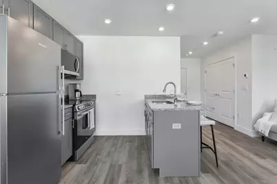 585 Essex St #106, Lynn, MA 01901 - Photo 4