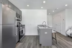 585 Essex St, Lynn, MA 01901 - Photo 4