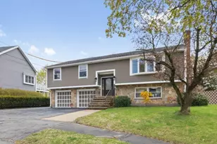176 Mallard Way, Waltham, MA 02452 - Photo 2