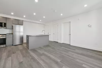 585 Essex St #709, Lynn, MA 01901 - Photo 4