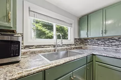 70 Milton St, Springfield, MA 01151 - Photo 16