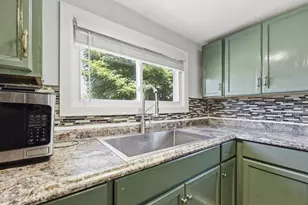 70 Milton St, Springfield, MA 01151 - Photo 16