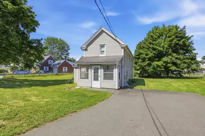 70 Milton St, Springfield, MA 01151 - Photo 2
