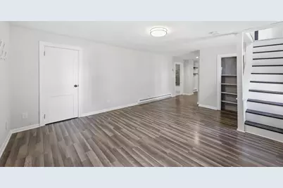 70 Milton St, Springfield, MA 01151 - Photo 8