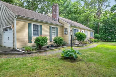 5 Greenview Cir, Sandwich, MA 02563 - Photo 2