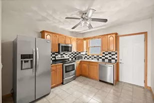 31 Bates St, Danvers, MA 01923 - Photo 2