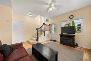 1004 N Main St, Brockton, MA 02301 - Photo 12