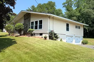 20 Clover Dr, Bridgewater, MA 02324 - Photo 2