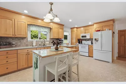 20 Clover Drive, Bridgewater, MA 02324 - Photo 4