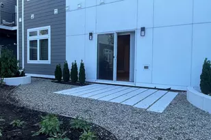 60 Cross St E, Somerville, MA 02145 - Photo 18