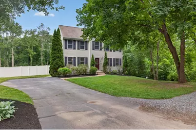 21 Railroad Ave, Taunton, MA 02780 - Photo 34