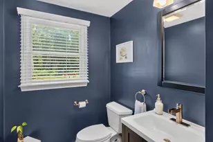 21 Railroad Ave, Taunton, MA 02780 - Photo 12