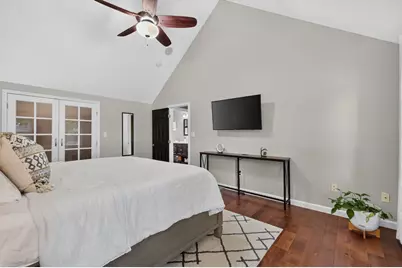 21 Railroad Ave, Taunton, MA 02780 - Photo 18