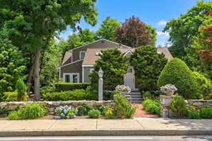 129 Pearl St, Burlington, MA 01803 - Photo 2