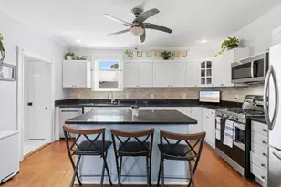 9 Munroe St, Haverhill, MA 01830 - Photo 4