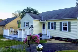 26 Windsor Ave, Pittsfield, MA 01201 - Photo 6