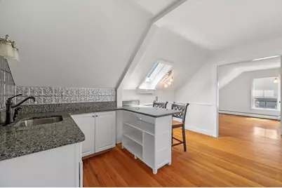 9 Boardman St #3, Salem, MA 01970 - Photo 4