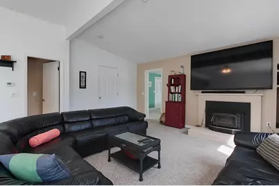 181 Peninsula Dr, Lunenburg, MA 01462 - Photo 10