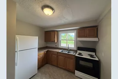 293 Russell St #B, Hadley, MA 01035 - Photo 4
