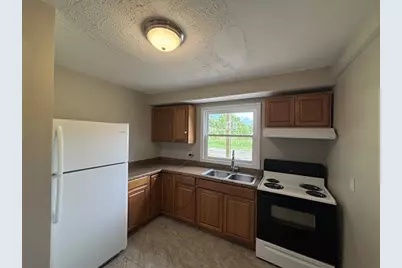 293 Russell St #B, Hadley, MA 01035 - Photo 4