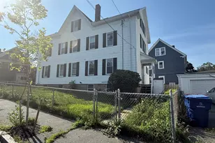 376 Summer St, New Bedford, MA 02740 - Photo 2