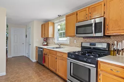 29 Lindsey Ln, Dracut, MA 01826 - Photo 14