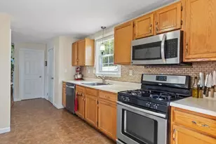 29 Lindsey Ln, Dracut, MA 01826 - Photo 14