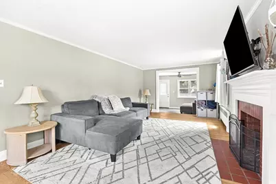 211 Lynn Fells Pkwy, Saugus, MA 01906 - Photo 4