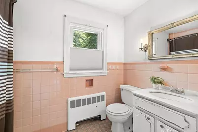 211 Lynn Fells Pkwy, Saugus, MA 01906 - Photo 22