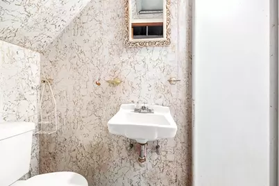 211 Lynn Fells Pkwy, Saugus, MA 01906 - Photo 30