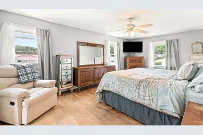 211 Lynn Fells Pkwy, Saugus, MA 01906 - Photo 26