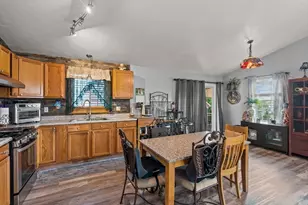 175 Slade St, Fall River, MA 02724 - Photo 8