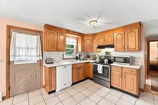 45 Kane Rd, Holyoke, MA 01040 - Photo 4