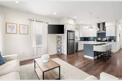 109 Thomas Burgin Pkwy #1, Quincy, MA 02169 - Photo 6