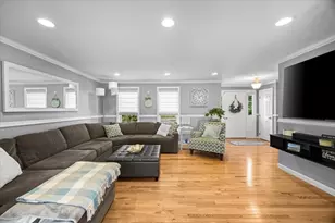 112 Village Gate Dr, Bridgewater, MA 02324 - Photo 16