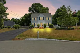 112 Village Gate Dr, Bridgewater, MA 02324 - Photo 2