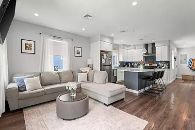 109 Thomas Burgin Pkwy #2, Quincy, MA 02169 - Photo 4
