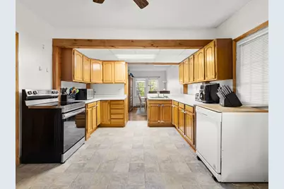 17 Tampa St, Worcester, MA 01604 - Photo 6