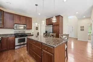 9 Brandywine Ln, Shirley, MA 01464 - Photo 2