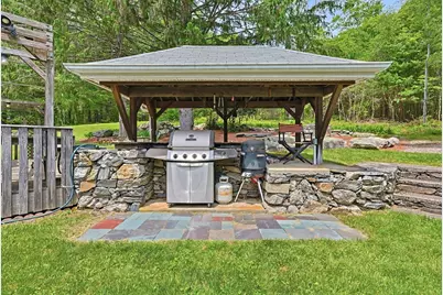 251 Millbury St, Auburn, MA 01501 - Photo 40