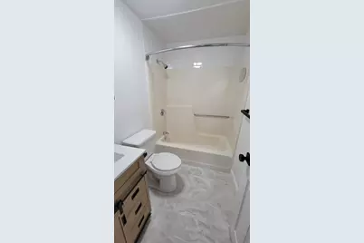 5 Lenox St #4, Lowell, MA 01852 - Photo 36